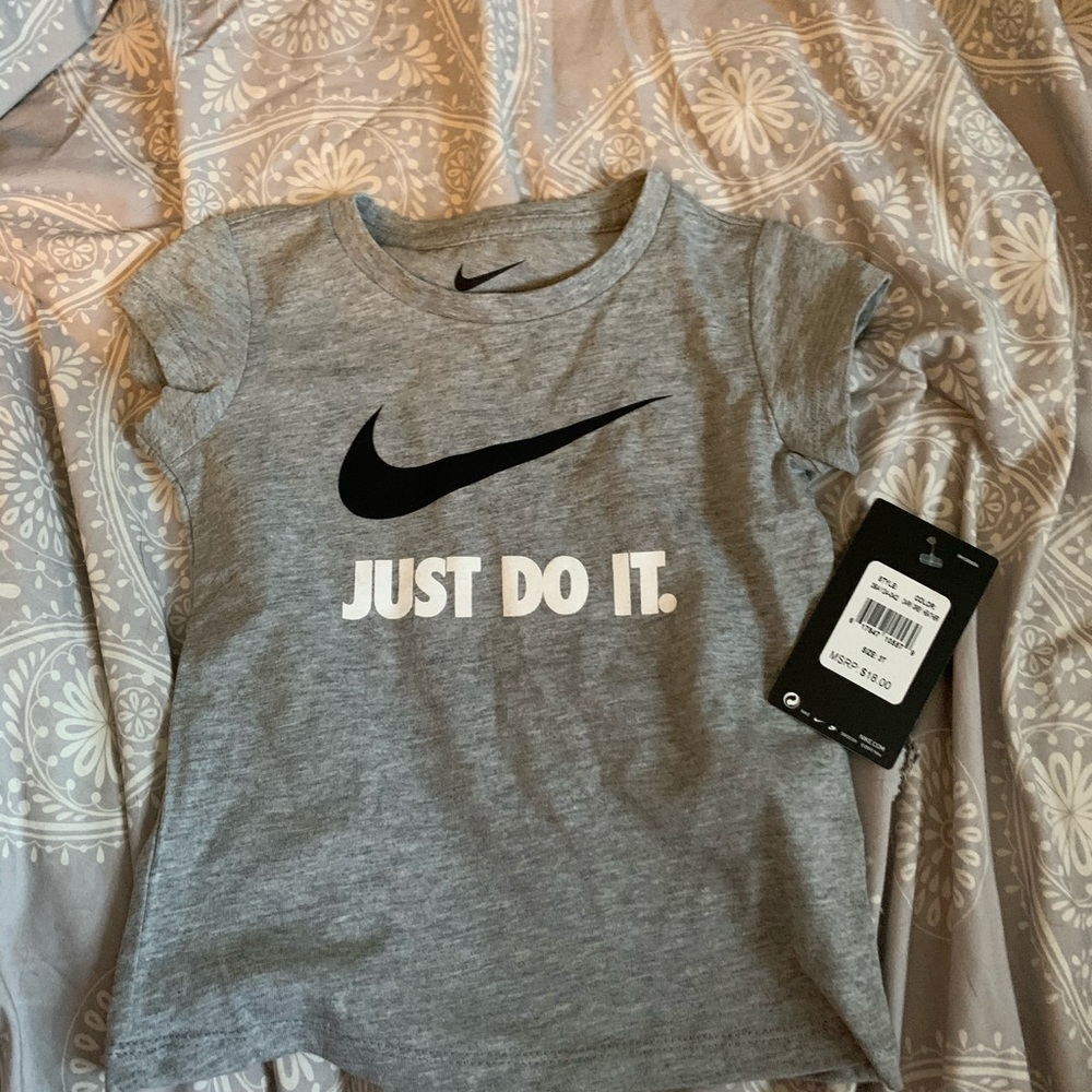 Nike 3t girls tee